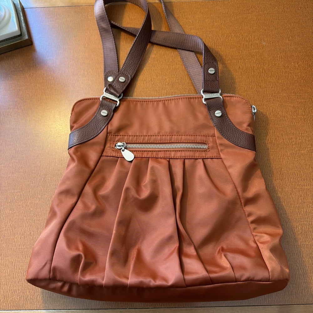 Baggallini Burnt Orange Nylon Hobo Bag Brown Leather Trim Pleated Many Pockets